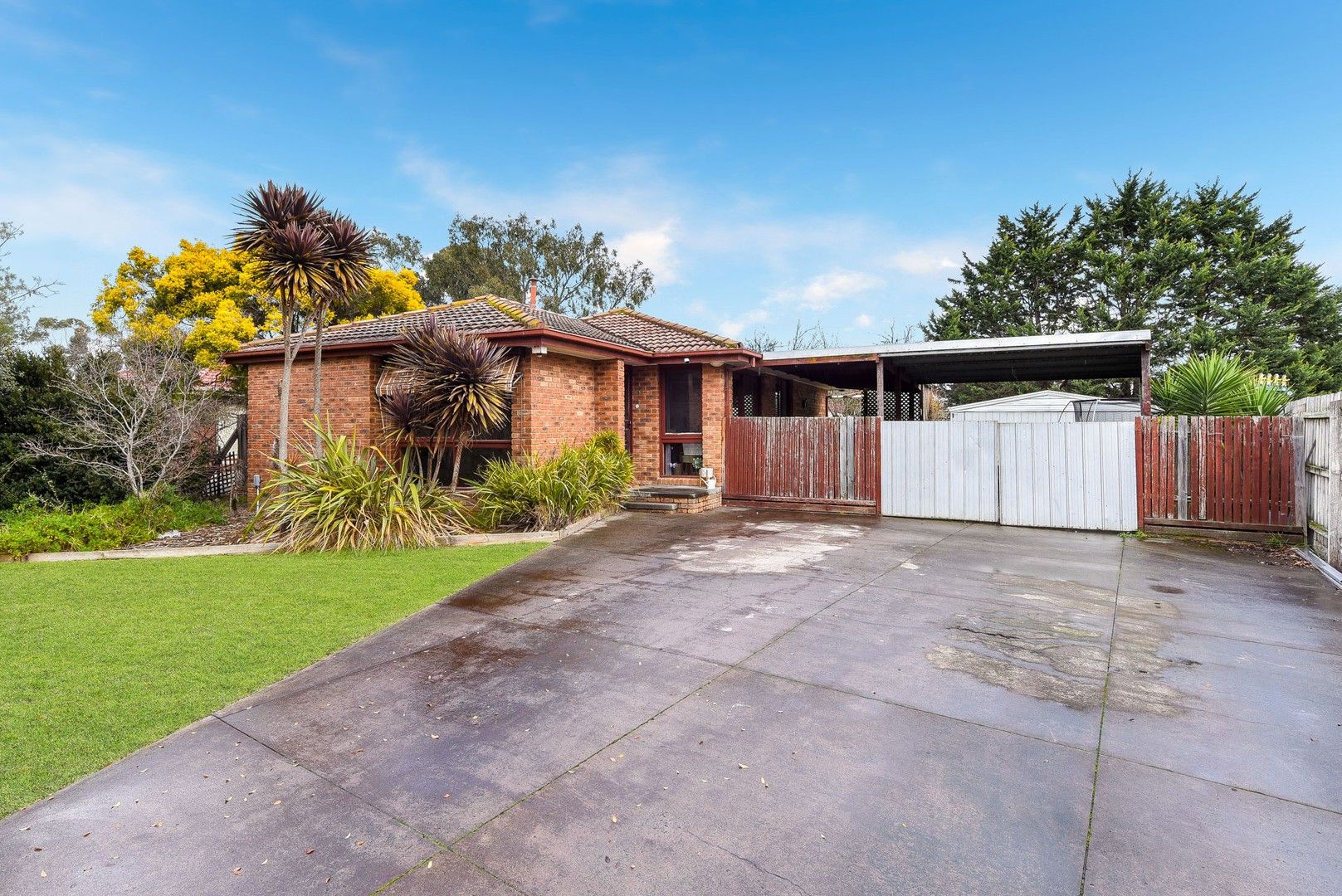 3 bedrooms House in 8 Eyre Court CRANBOURNE NORTH VIC, 3977