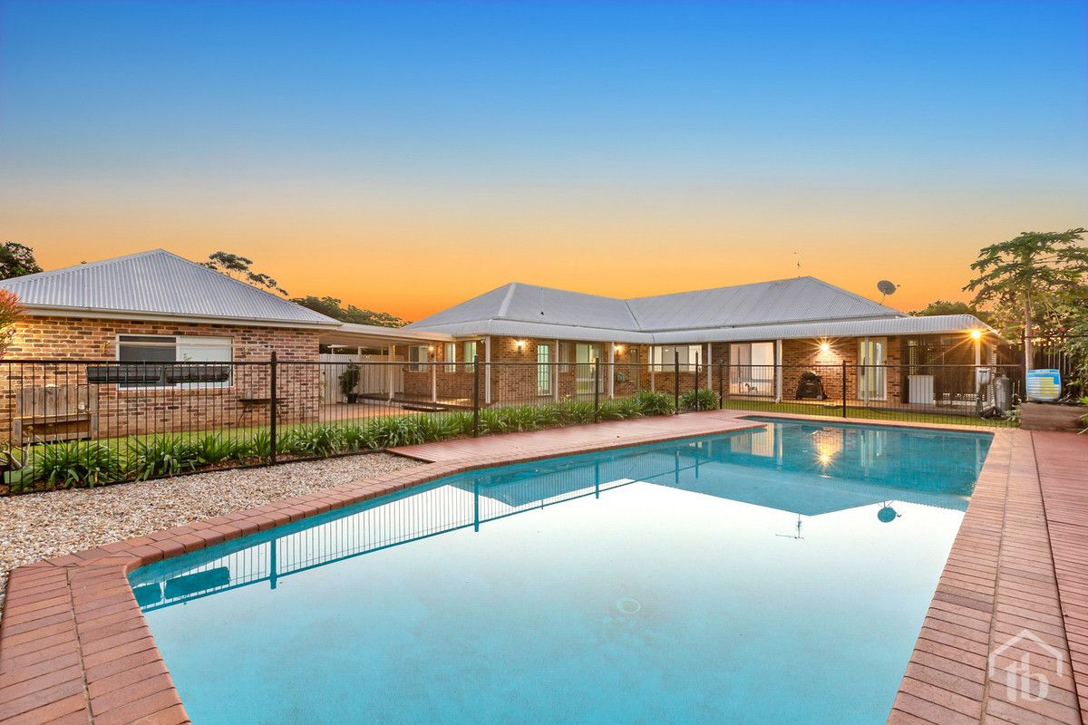 5 bedrooms House in 2 Glenbrae Drive TERRANORA NSW, 2486