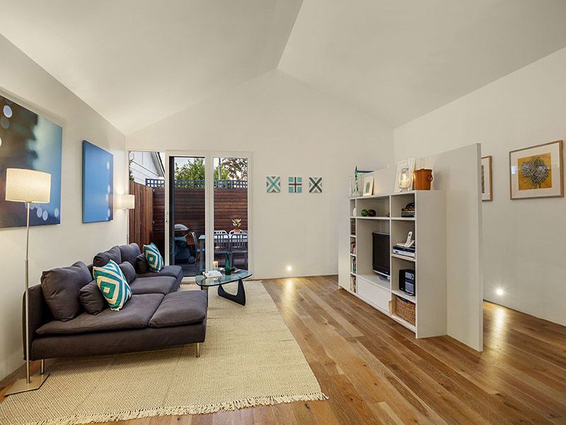 2/21 Gisborne Street, ELSTERNWICK VIC 3185, Image 2