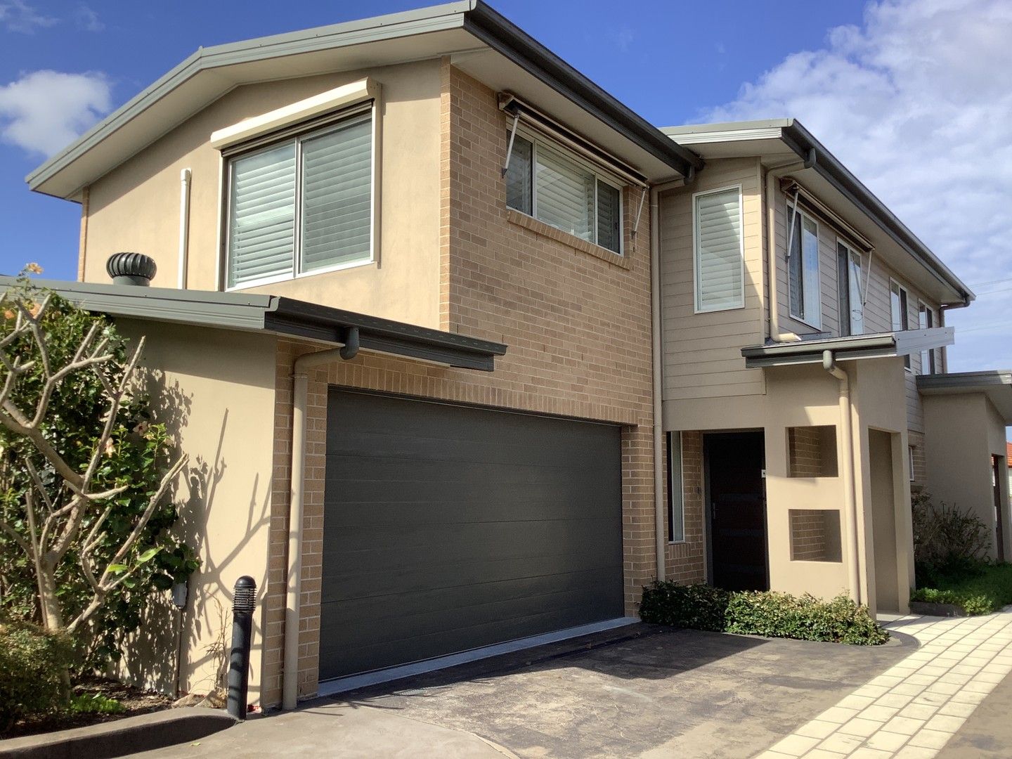 3 bedrooms Townhouse in 2/99 Kahibah Road KAHIBAH NSW, 2290