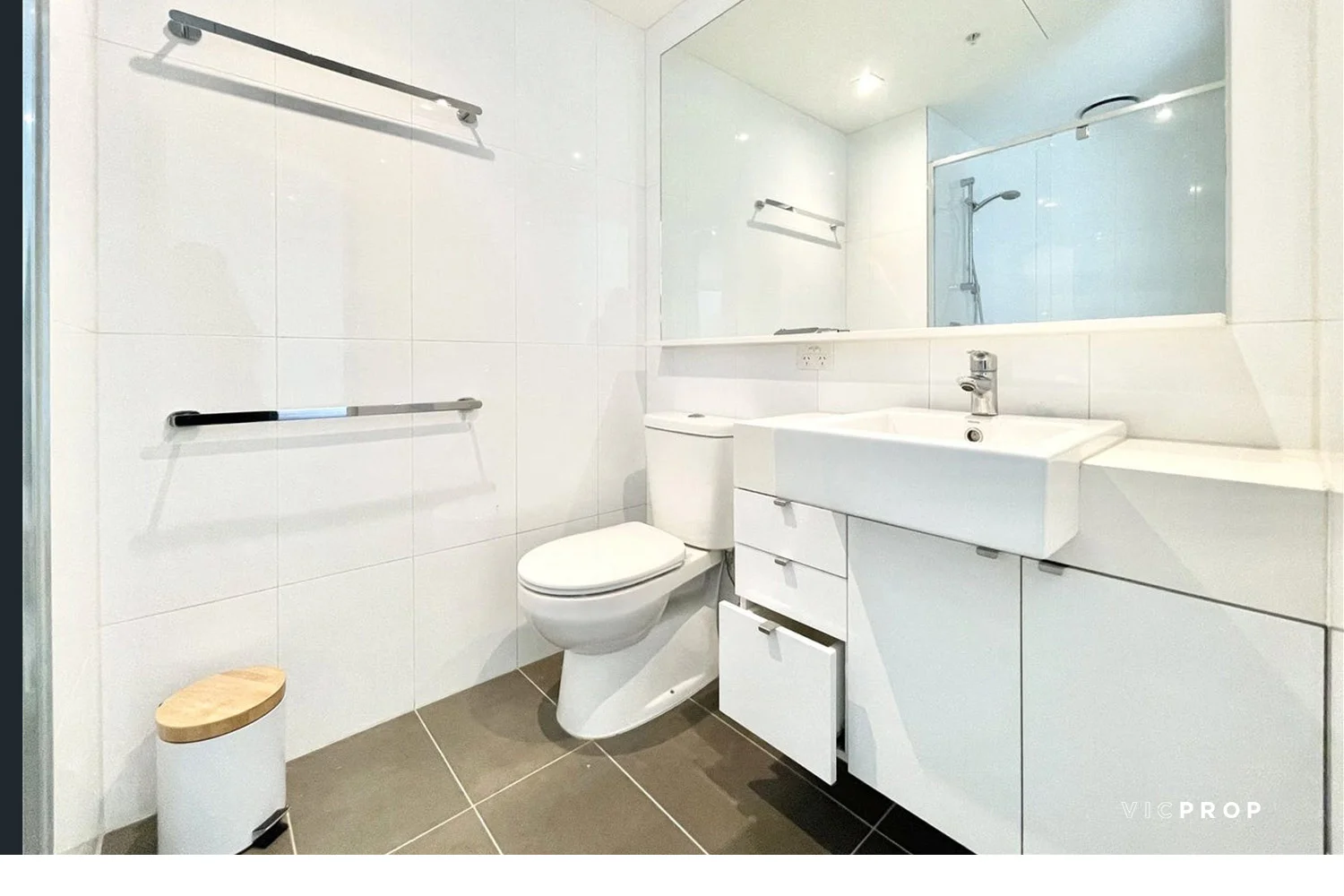 Additional image 6 of 1005/53 Batman Street, West Melbourne VIC 3003