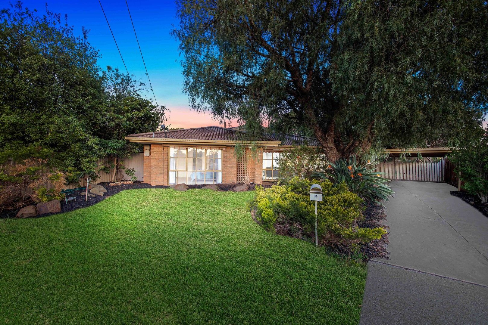 9 Lomond Court, Werribee VIC 3030 Domain