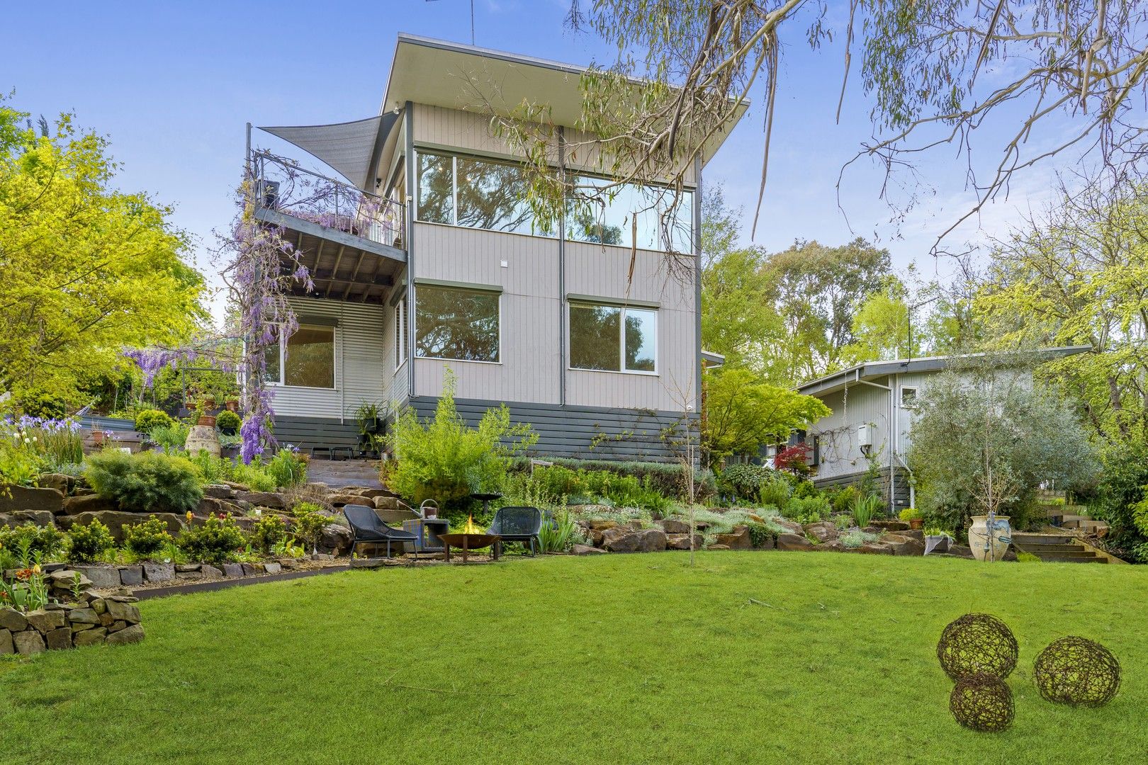 5 Swiss Mount Avenue, Hepburn Springs VIC 3461, Image 0