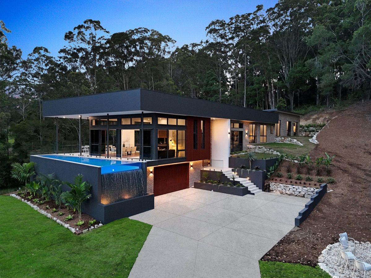 5 bedrooms House in 27 Martha Ruddy Way TALLEBUDGERA QLD, 4228