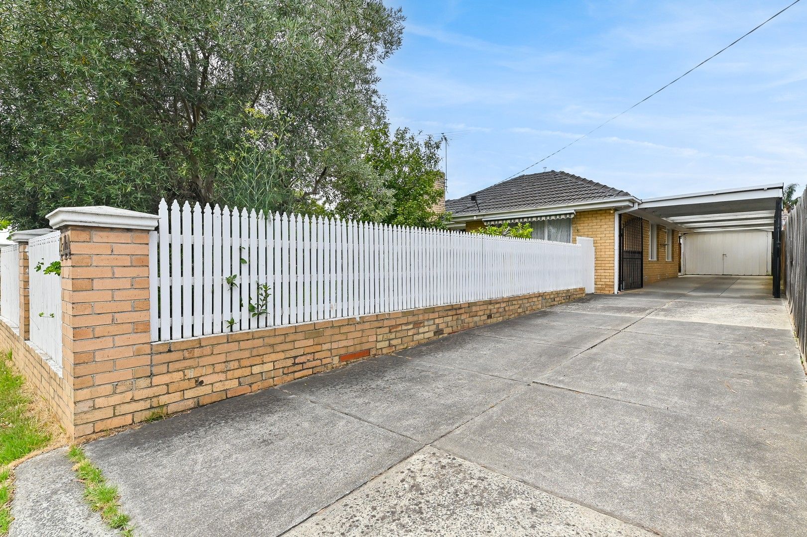 4 bedrooms House in 444 Springvale Road GLEN WAVERLEY VIC, 3150