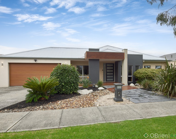 16 Booth Place, Pakenham VIC 3810