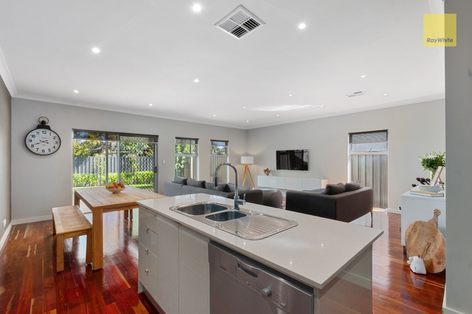 2A Edwards Avenue, Park Holme SA 5043, Image 2