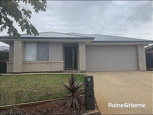 4 bedrooms House in 24 Pedlar Close BLAKEVIEW SA, 5114