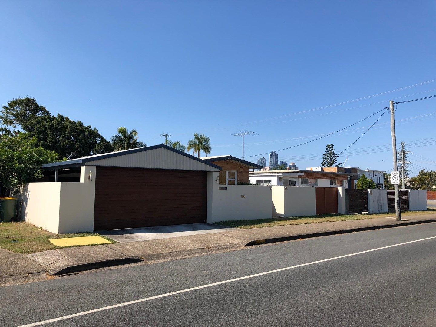 3 bedrooms House in 1 Poinciana Boulevard BROADBEACH WATERS QLD, 4218