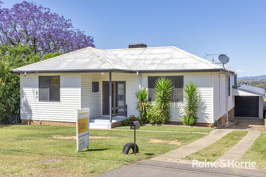 7 Peel Street, North Tamworth NSW 2340, Image 0