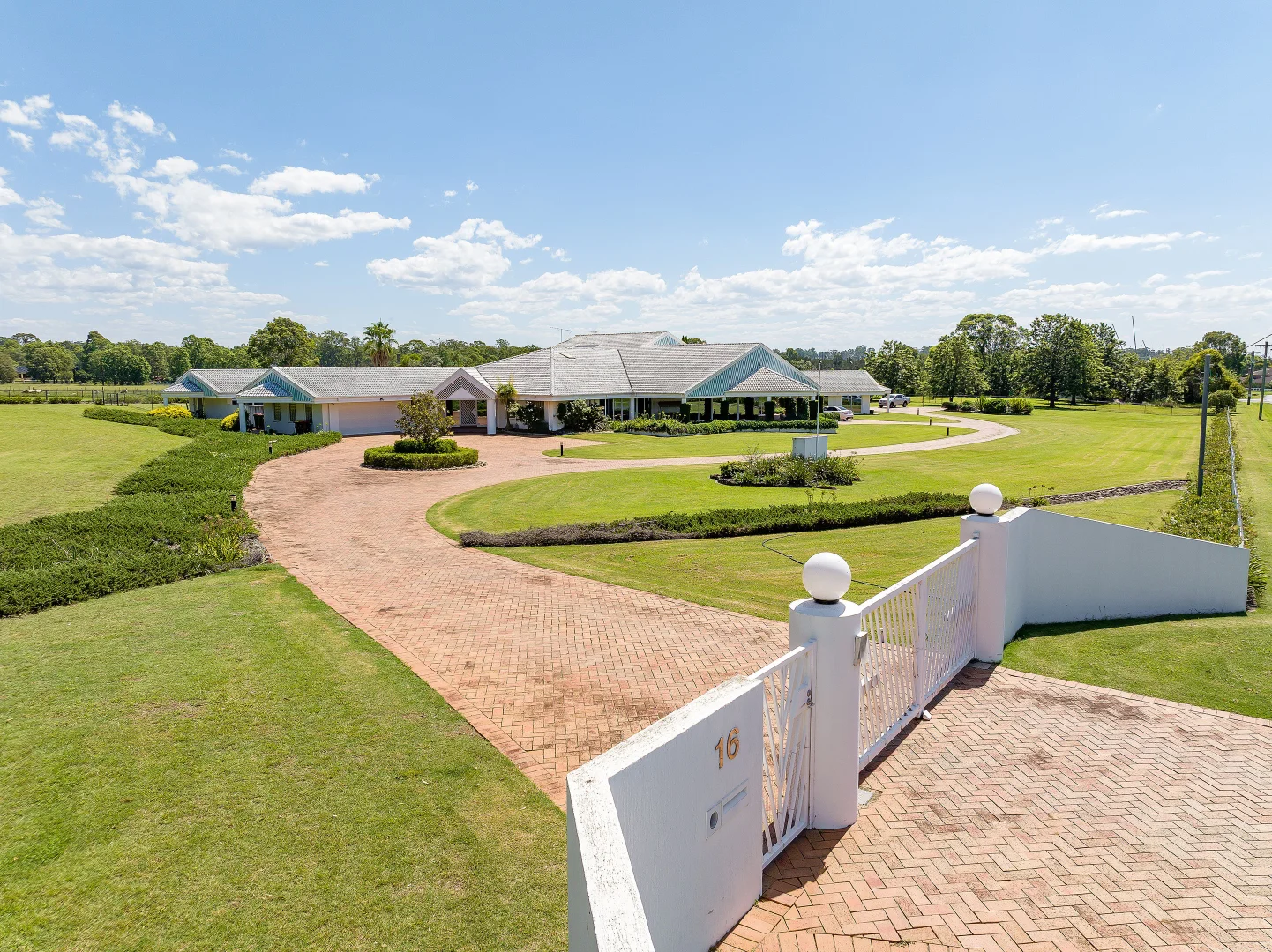 Additional image 2 of 16 Kelvin Park Drive, Bradfield NSW 2556