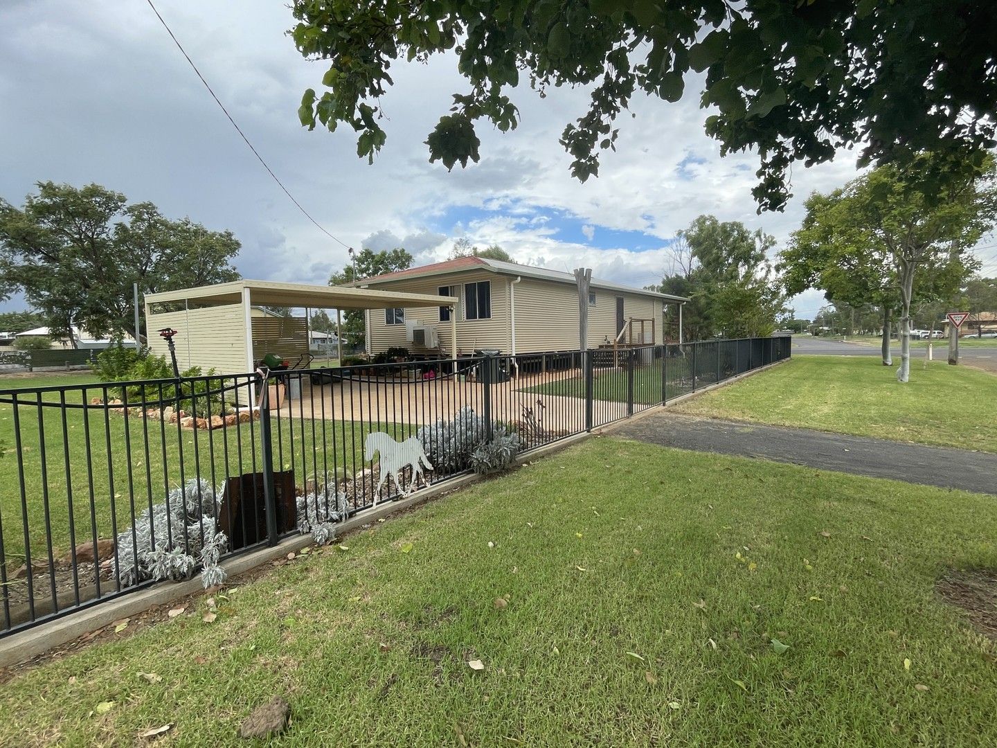 217-219 Alfred Street, Charleville QLD 4470, Image 2