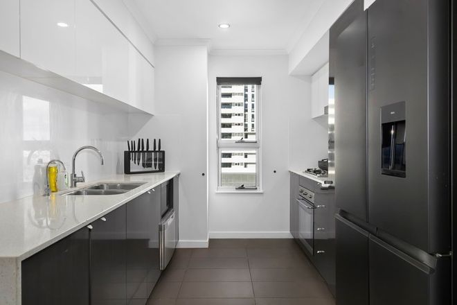 1704/67 Linton Street Kangaroo Point 4169 - Image 4