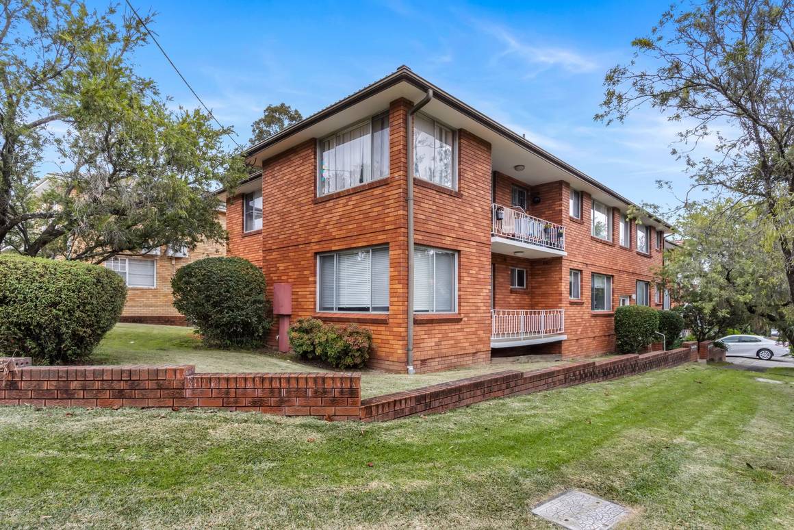 Picture of 6/21 Parry Avenue, NARWEE NSW 2209