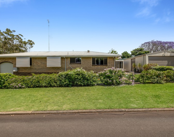 11 Clearview Street, Rockville QLD 4350