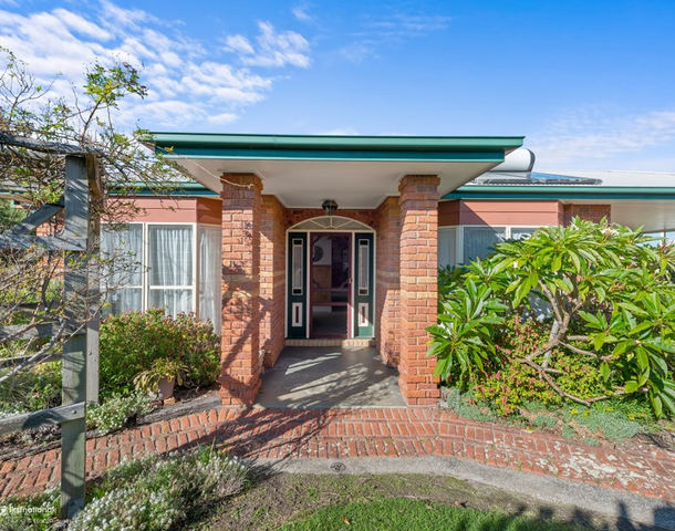 18 Periwinkle Drive, Lakes Entrance VIC 3909