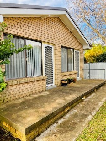 3 bedrooms House in 5 Dougherty Place ORANGE NSW, 2800