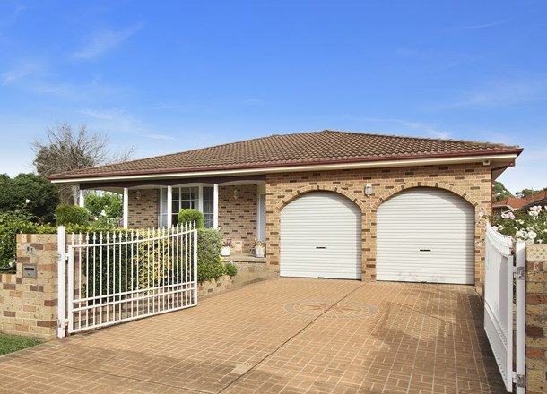 1 Loddon Close, Bossley Park NSW 2176