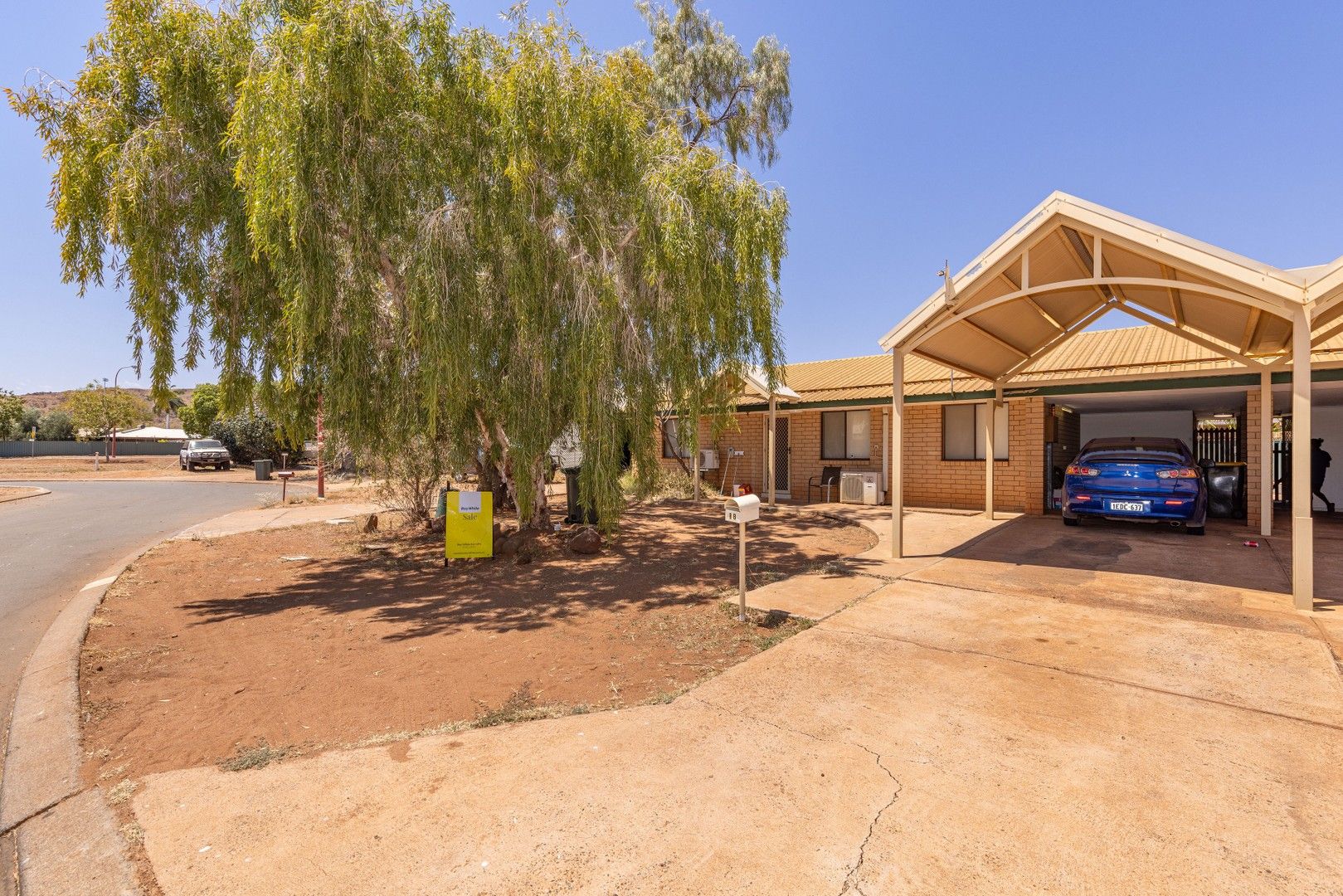 3 bedrooms House in 8B Goodwyn Close MILLARS WELL WA, 6714