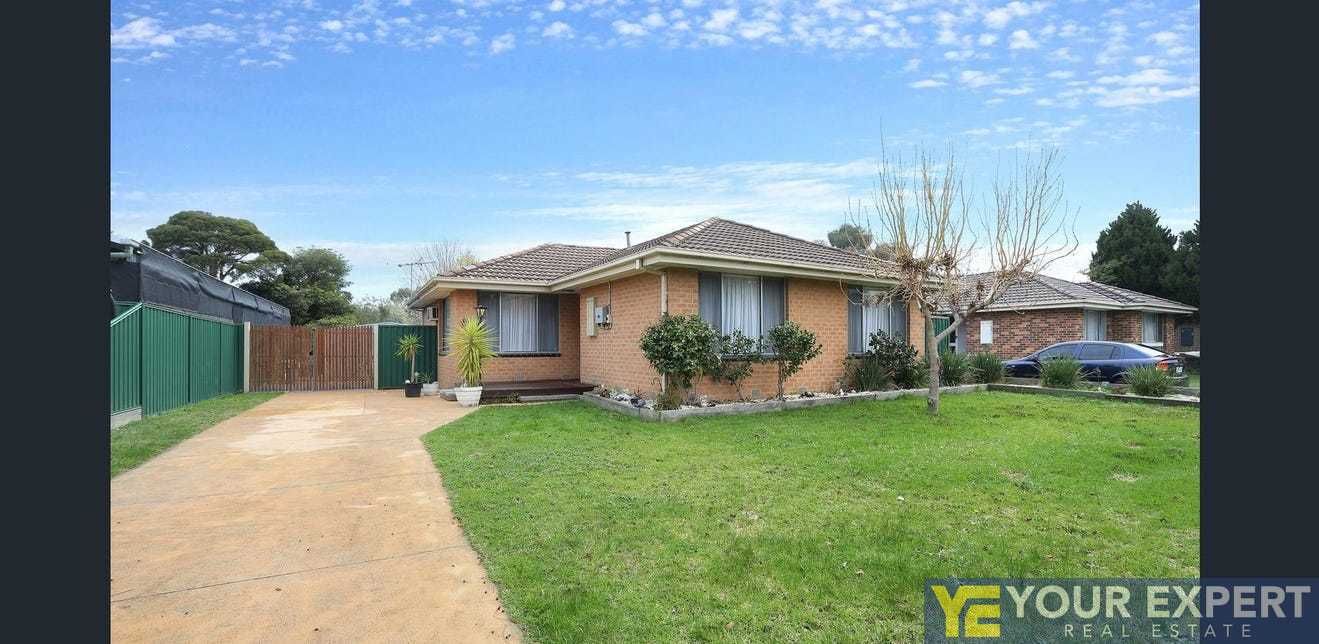 3 bedrooms House in 21 Summerlea Road NARRE WARREN VIC, 3805