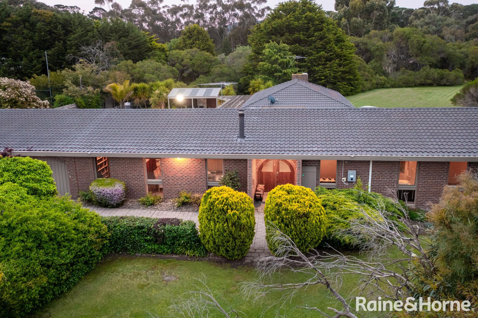 8 Gibson Court, Riddells Creek VIC 3431, Image 2