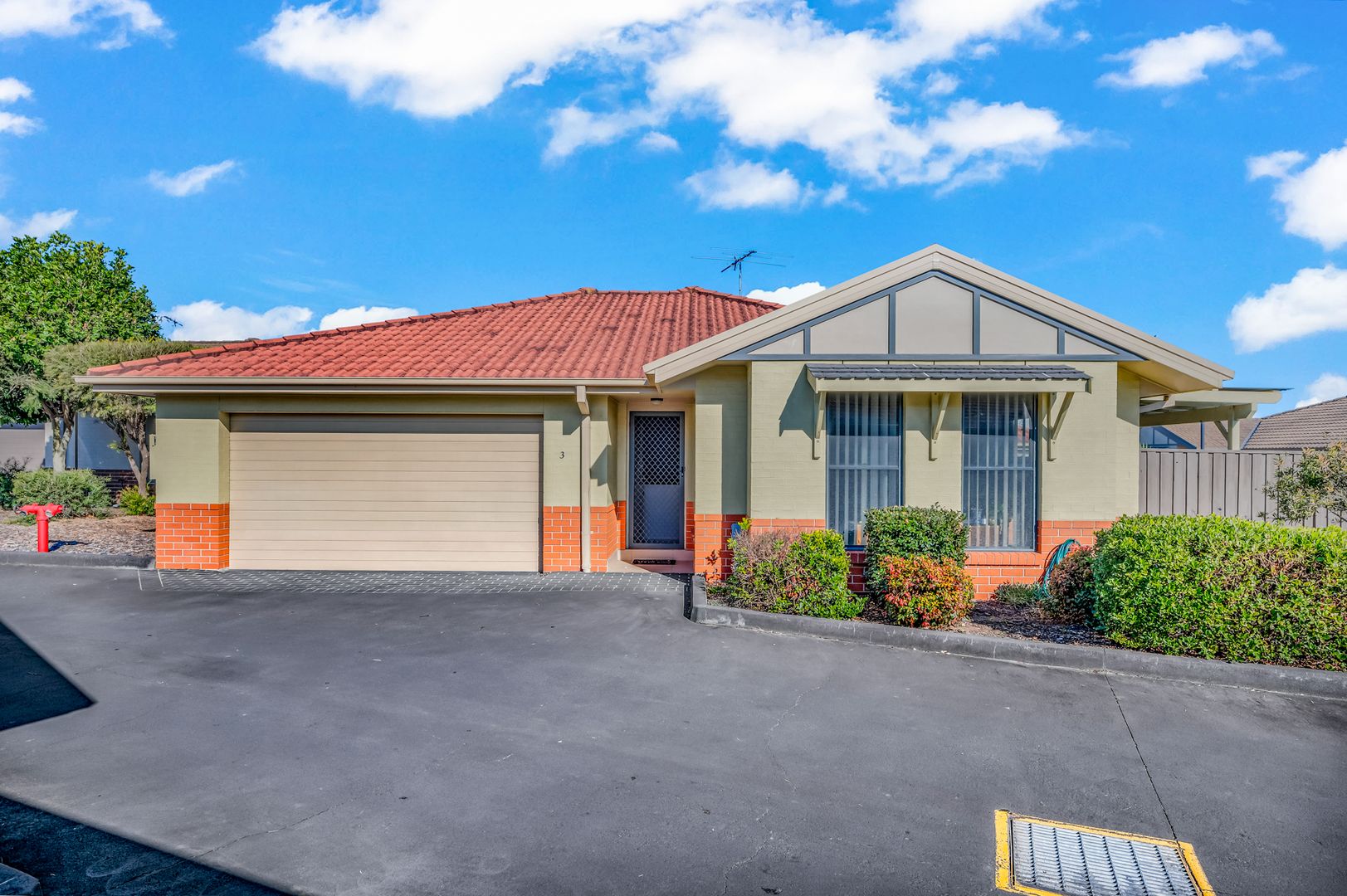 3/12 Denton Park Drive, Rutherford NSW 2320
