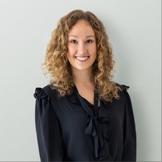 Chloe Lindbeck, Sales representative