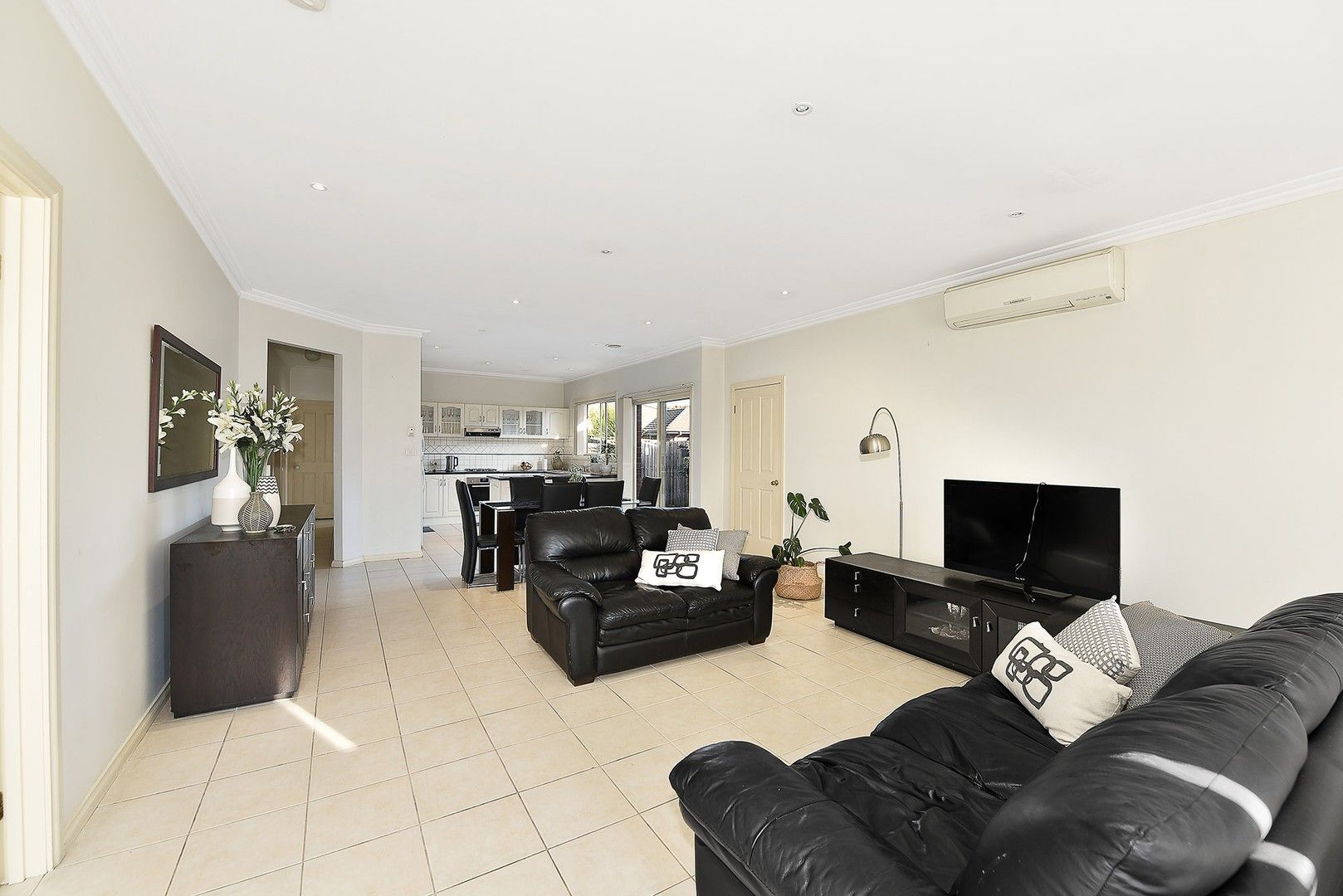3 bedrooms Apartment / Unit / Flat in 1/51 Creswell Avenue AIRPORT WEST VIC, 3042