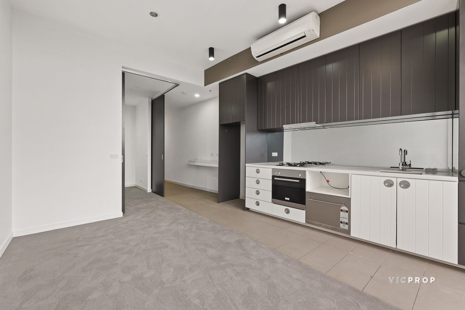 G17/45 Edgewater Boulevard, Maribyrnong VIC 3032, Image 2