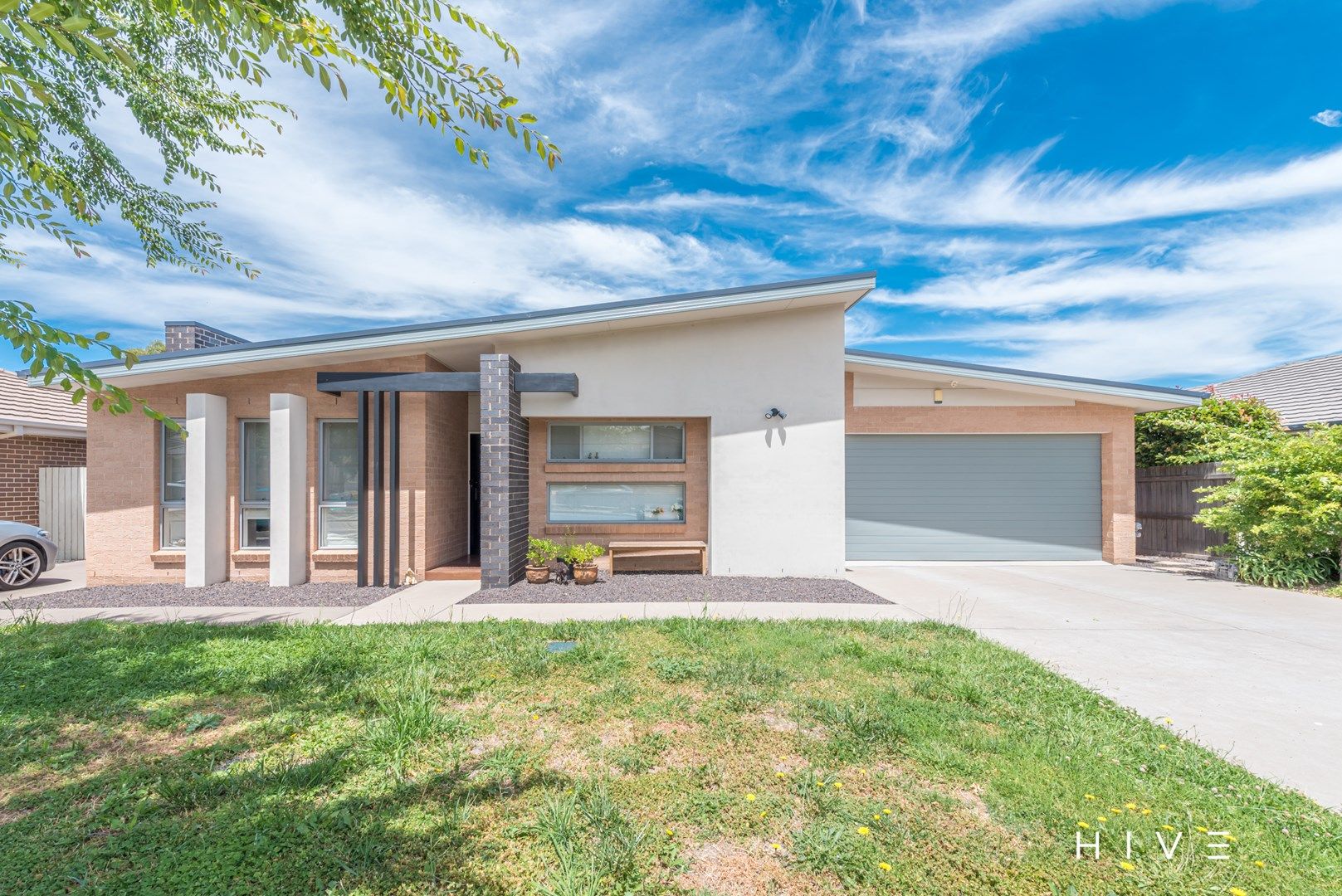 4 bedrooms House in 28 Walter Crocker Crescent CASEY ACT, 2913