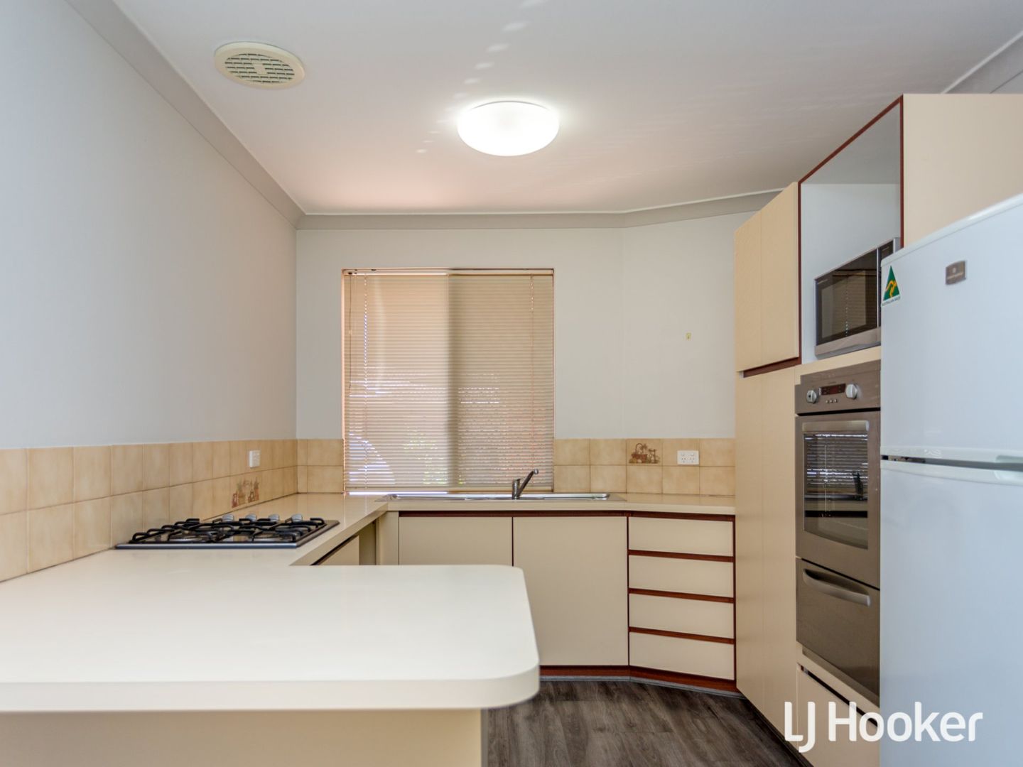 10/4 Heron Place, Maddington WA 6109, Image 2