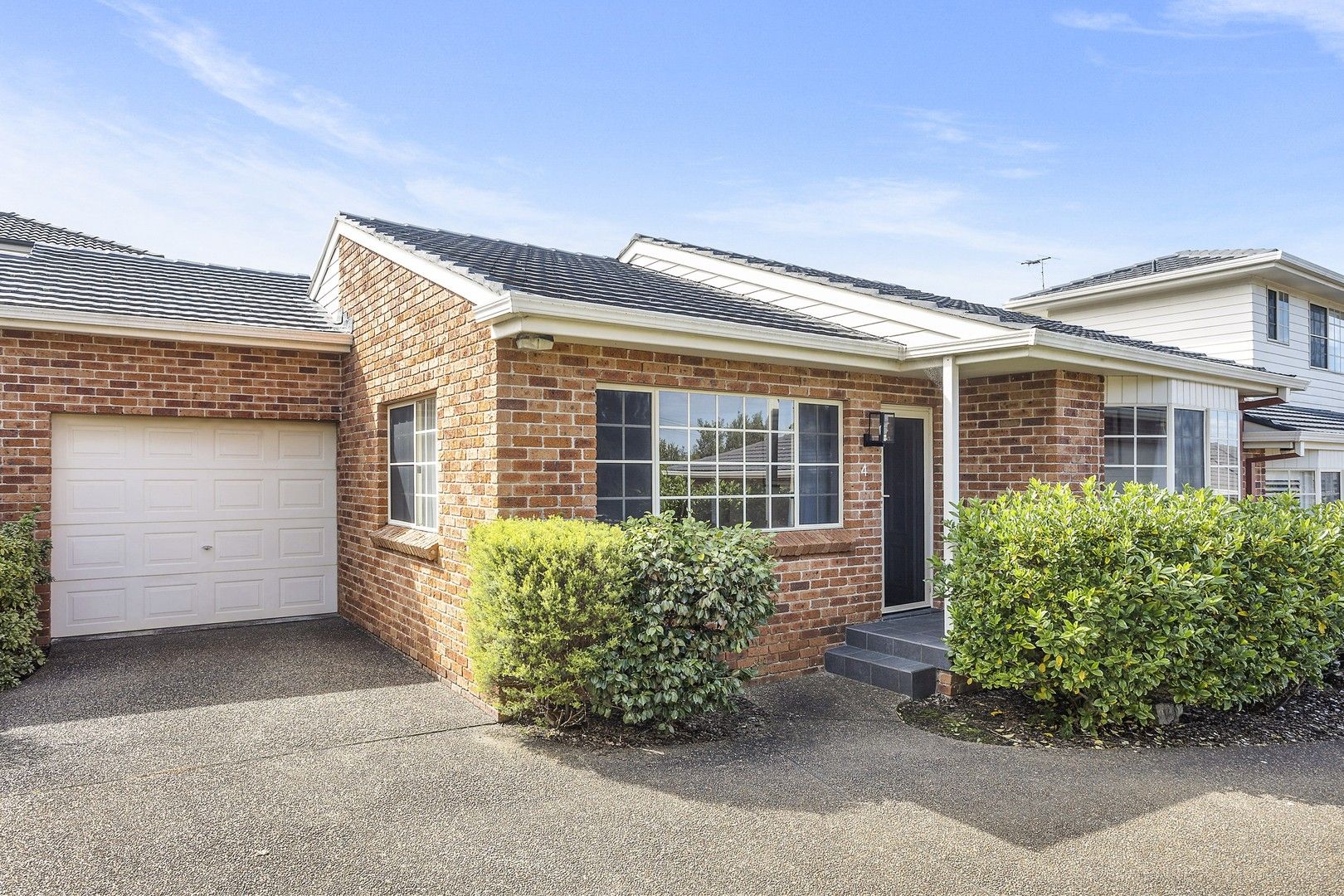 2 bedrooms Villa in 4/31-33 Jacaranda Road CARINGBAH SOUTH NSW, 2229