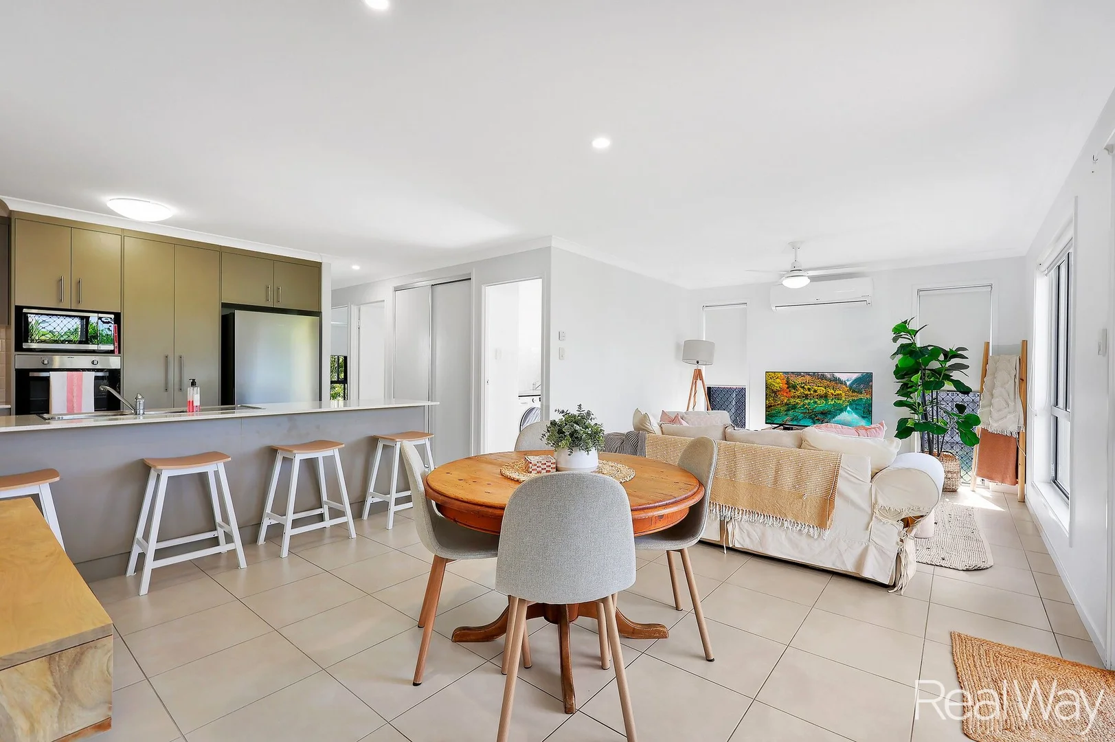 Additional image 2 of 10/4 The Pines Court, Millbank QLD 4670