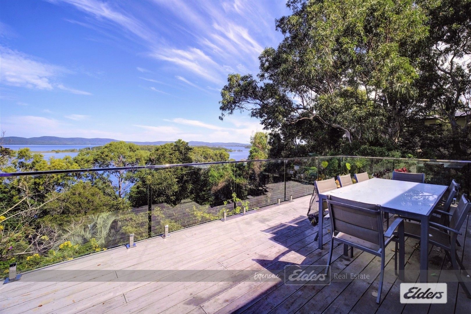 4 bedrooms House in 73 Green Point Drive GREEN POINT NSW, 2251