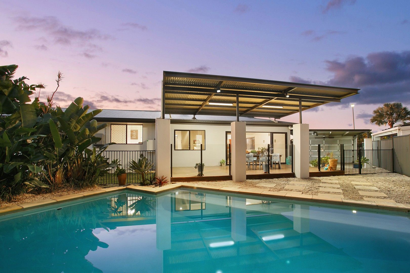 4 bedrooms House in 13 Binnacle Court MERMAID WATERS QLD, 4218