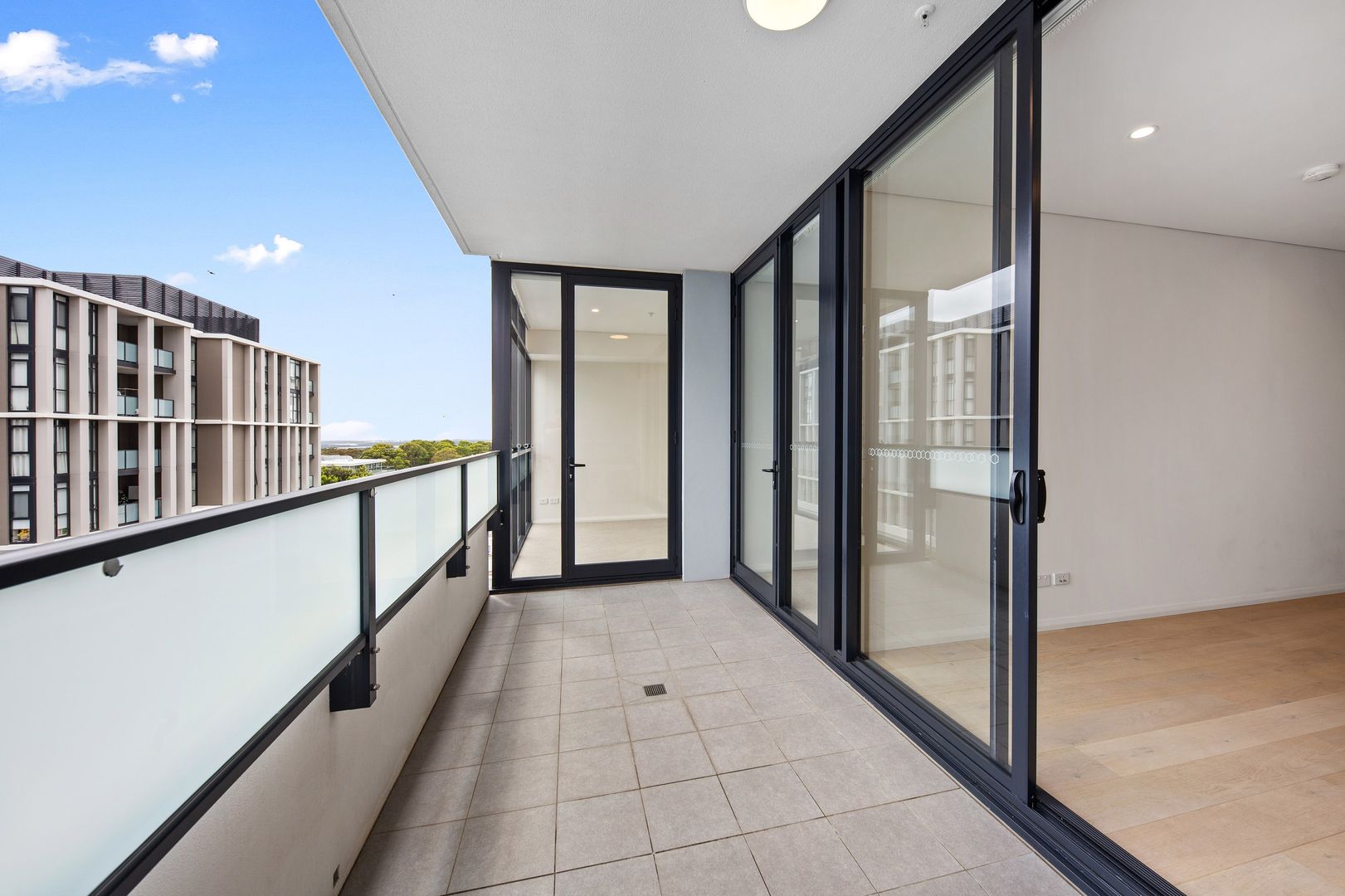 302/8 Village Place, Kirrawee NSW 2232, Image 2