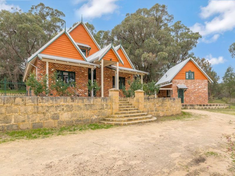 4 bedrooms Acreage / Semi-Rural in 425 Amarillo Drive KARNUP WA, 6176