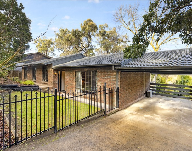 4 Glen Road, Bridgewater SA 5155