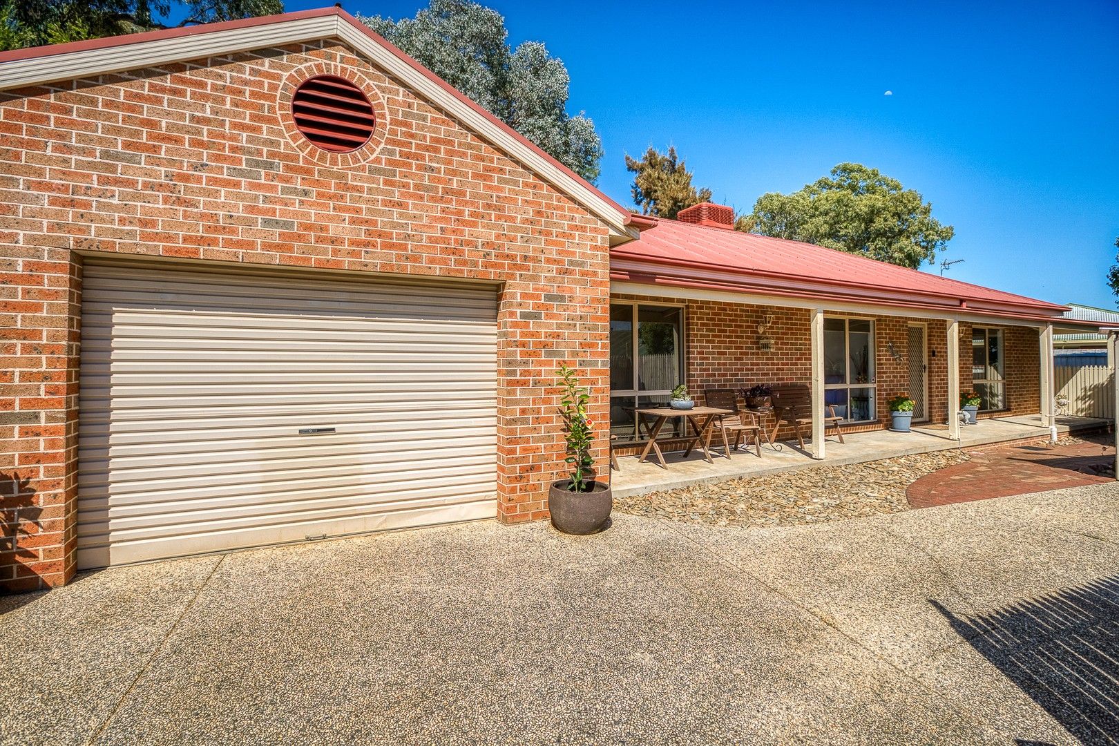 2/1A Templeton Place, Wodonga VIC 3690, Image 0