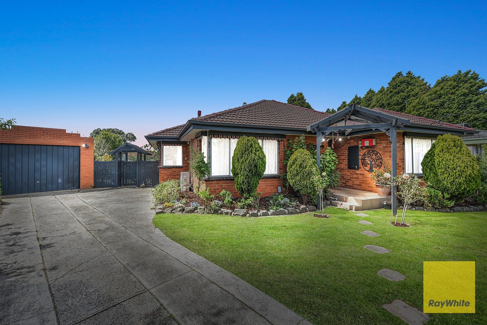 31 Holly Avenue, Dandenong North VIC 3175, Image 0