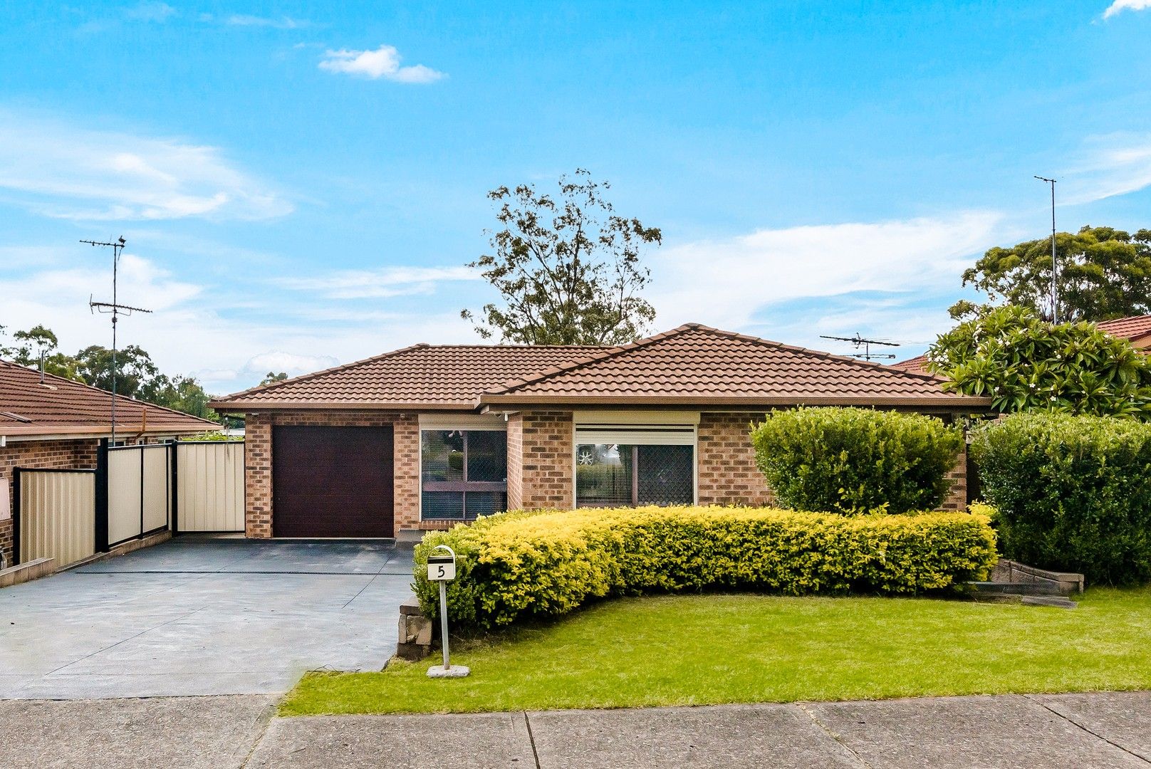 5 Bulbul Avenue, Green Valley NSW 2168, Image 0