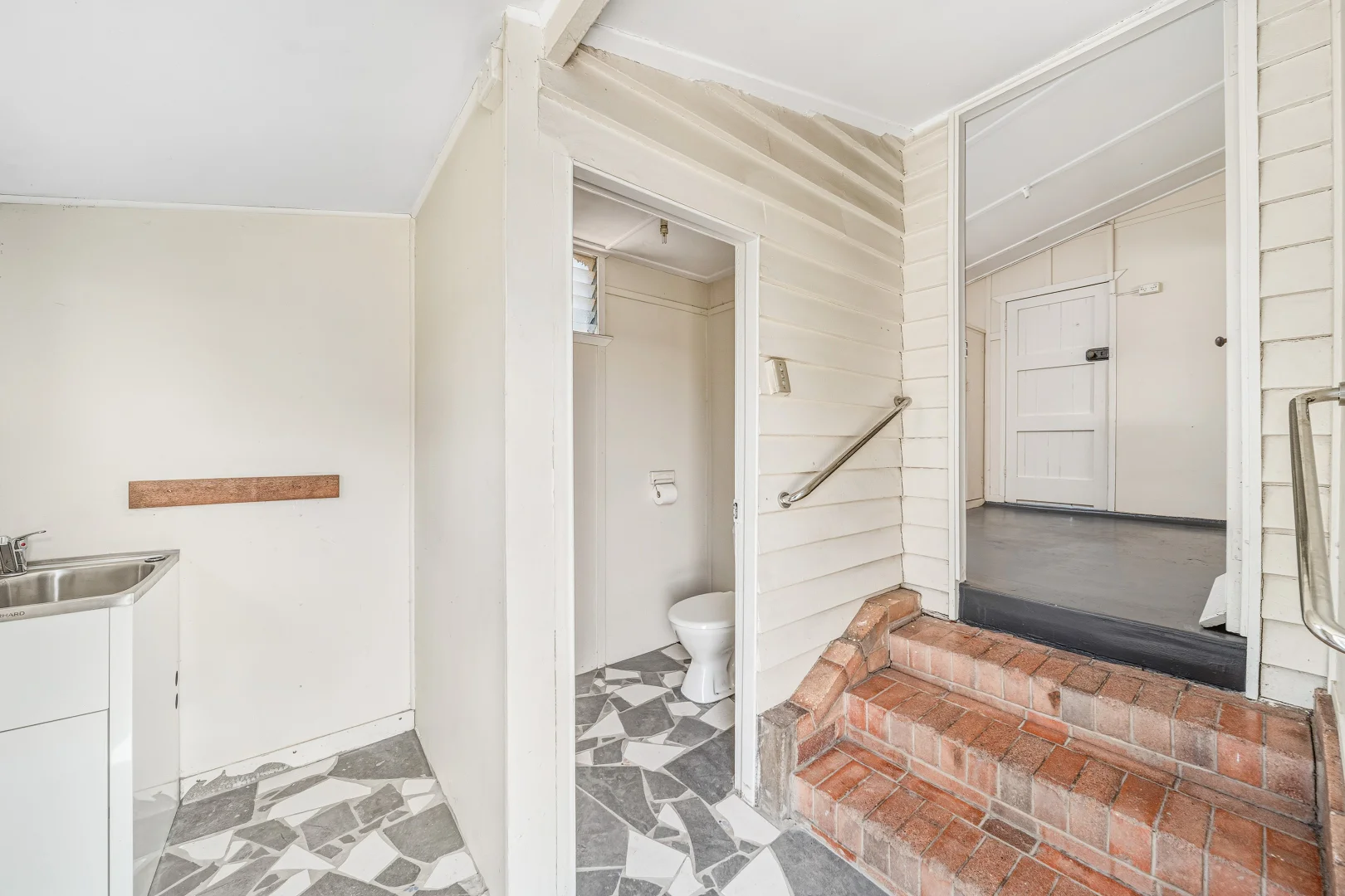 Additional image 14 of 28 Theresa Street, Emerald QLD 4720