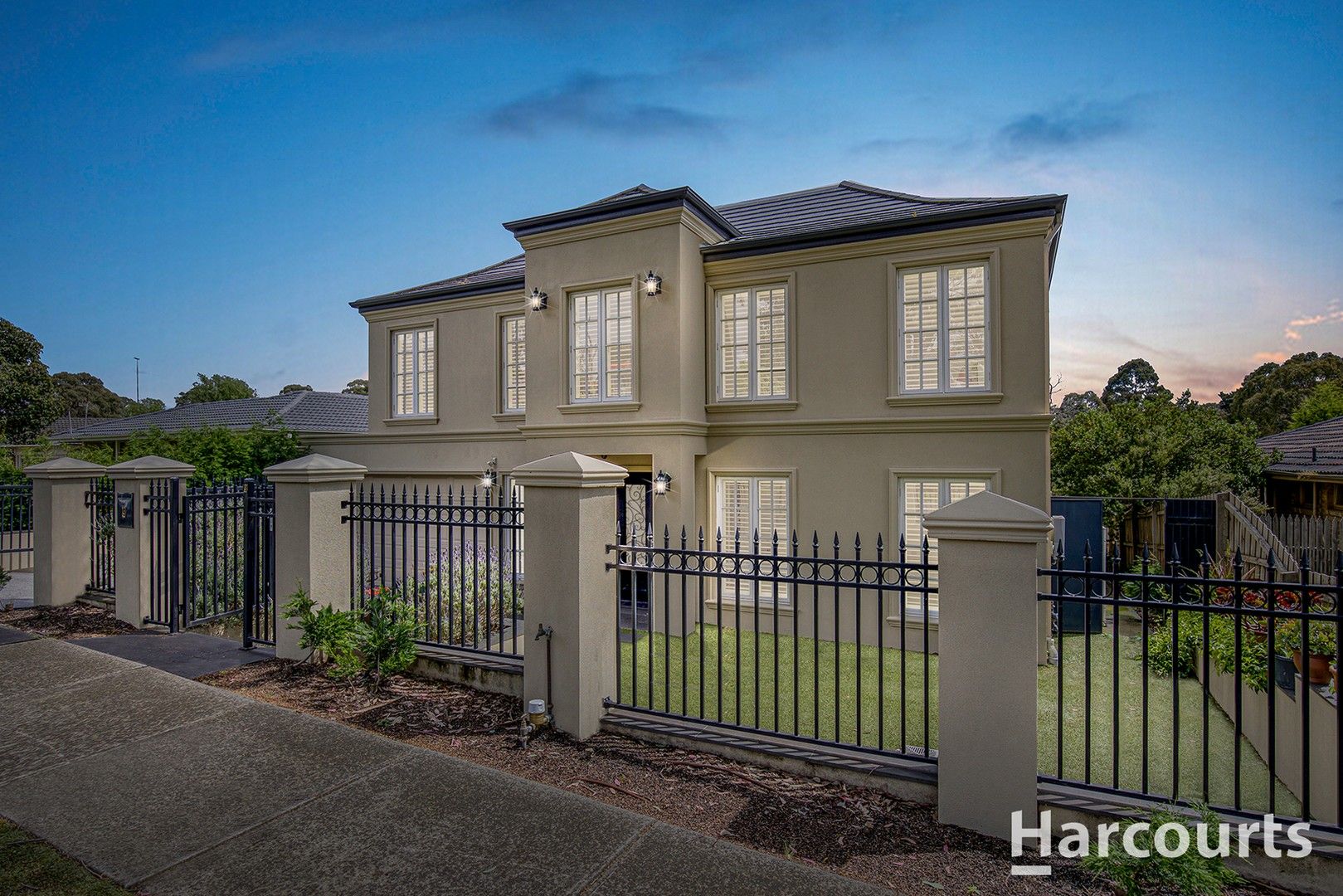 5 bedrooms House in 9 Wilpena Place VERMONT SOUTH VIC, 3133