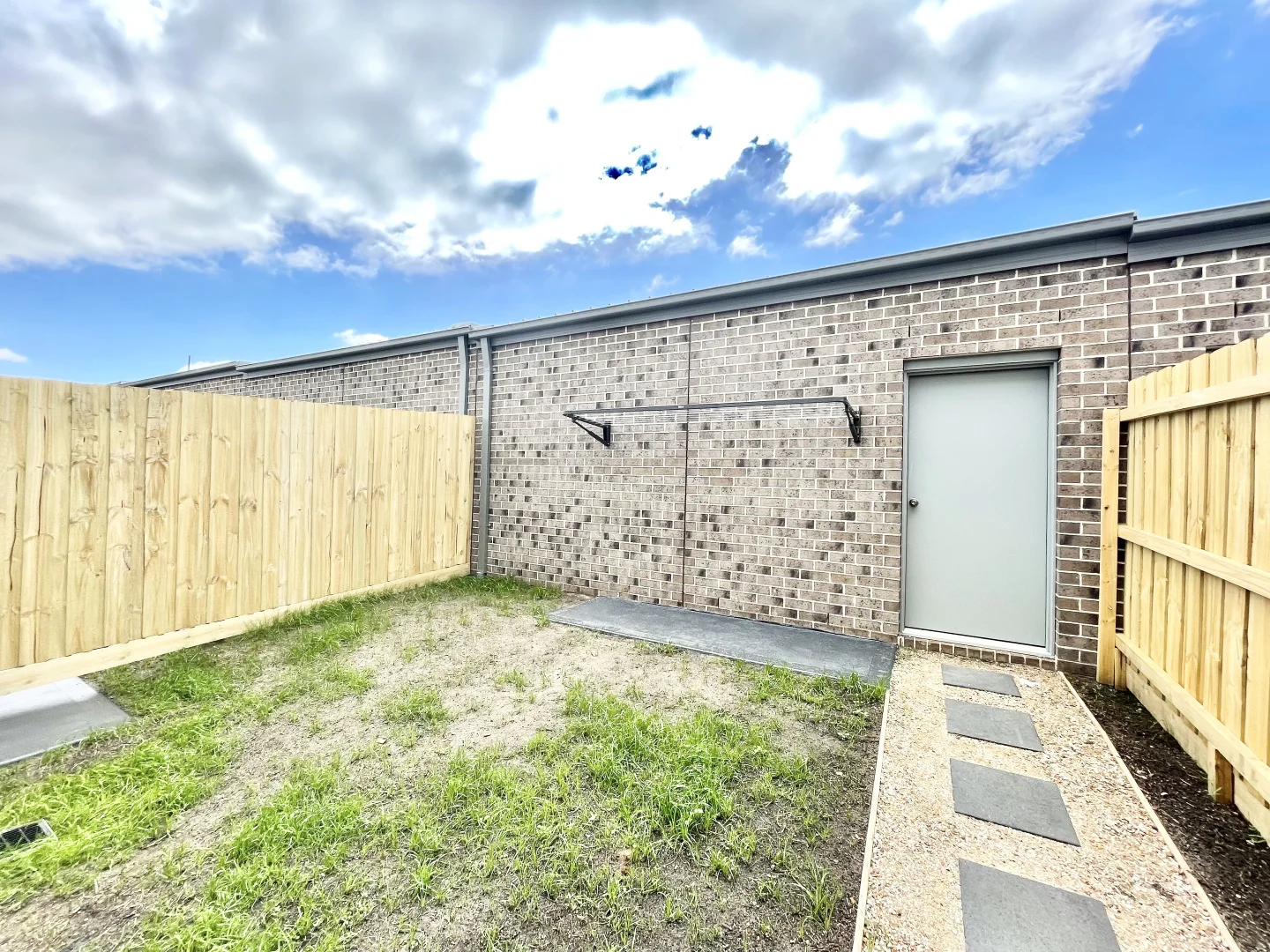 Additional image 25 of 10 Flank Walk, Fraser Rise VIC 3336