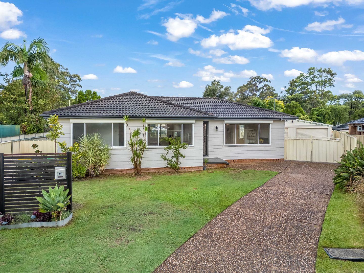 16 Young Close, Thornton NSW 2322