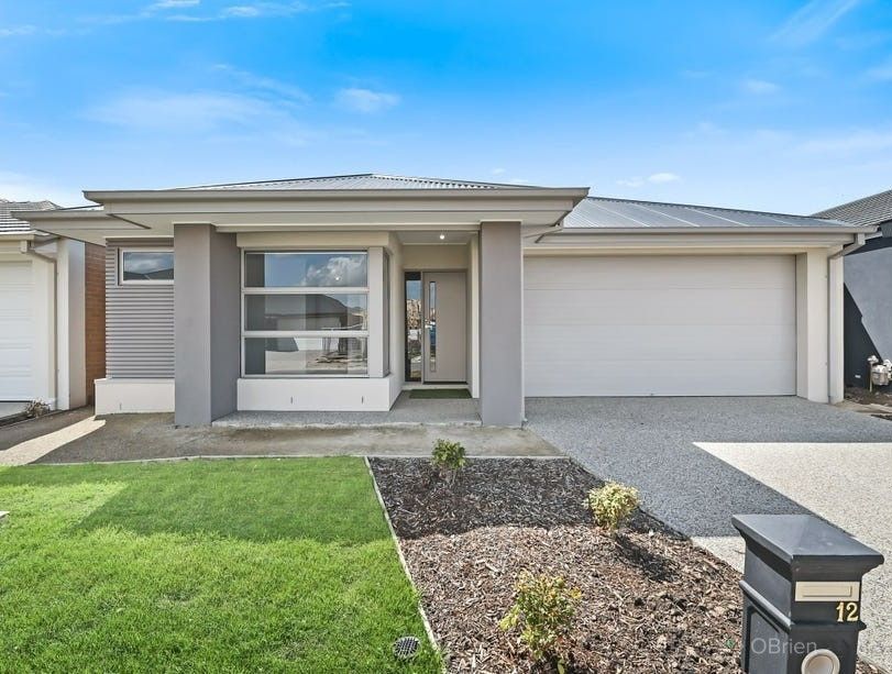 4 bedrooms House in 12 Calvert Street OFFICER SOUTH VIC, 3809