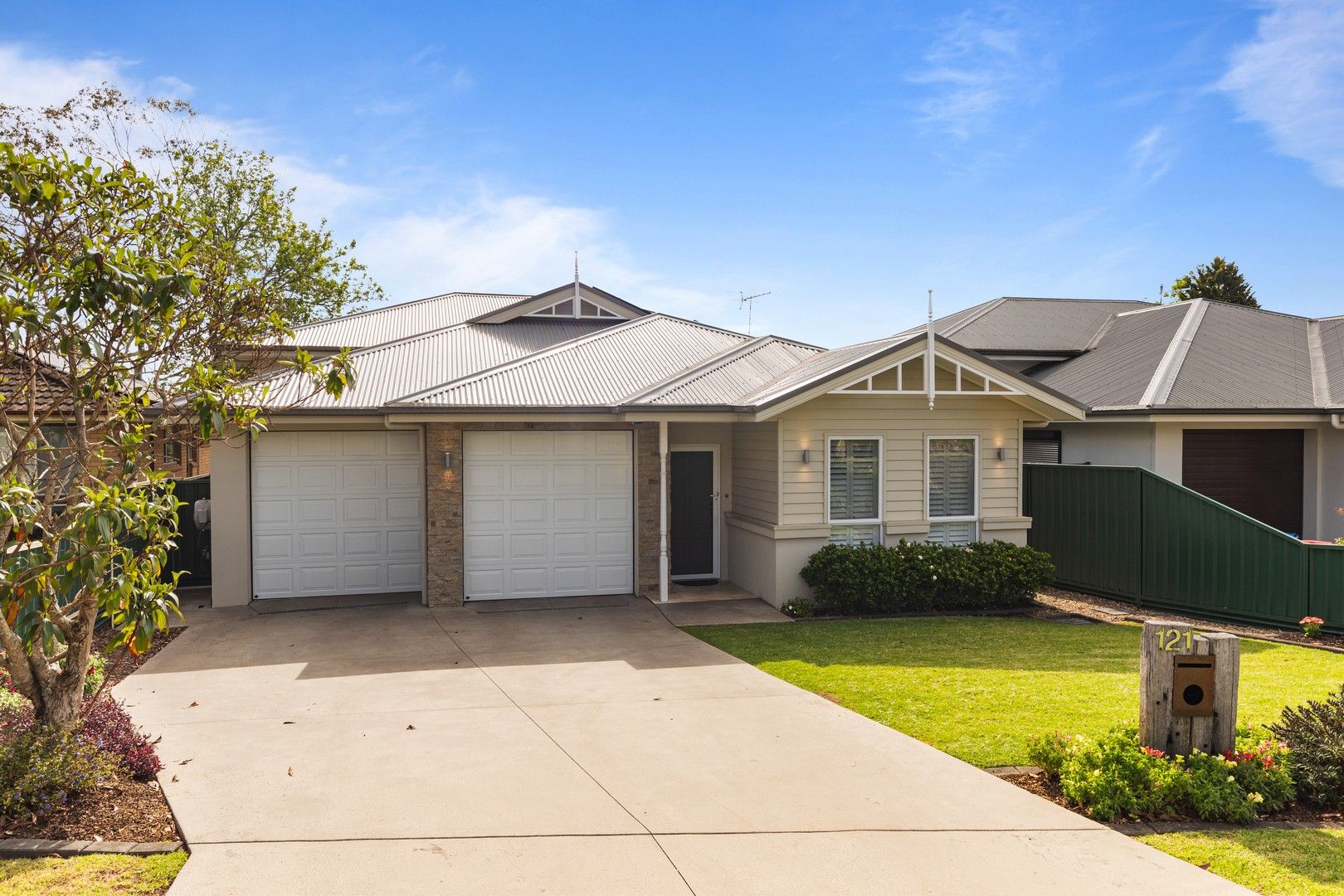 5 bedrooms House in 121 Burns Road SPRINGWOOD NSW, 2777