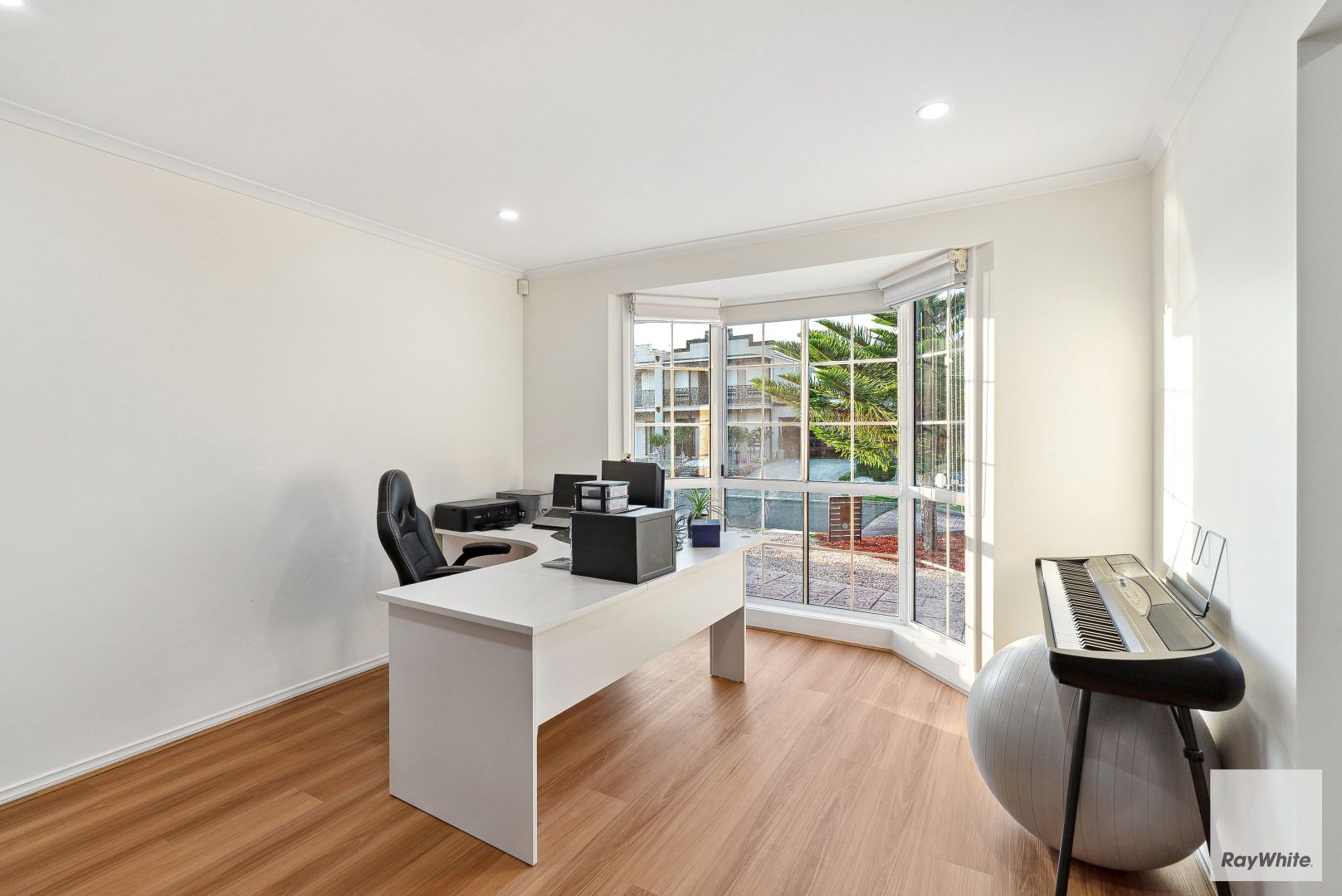 1 Blue Moon Way, Sydenham VIC 3037, Image 2