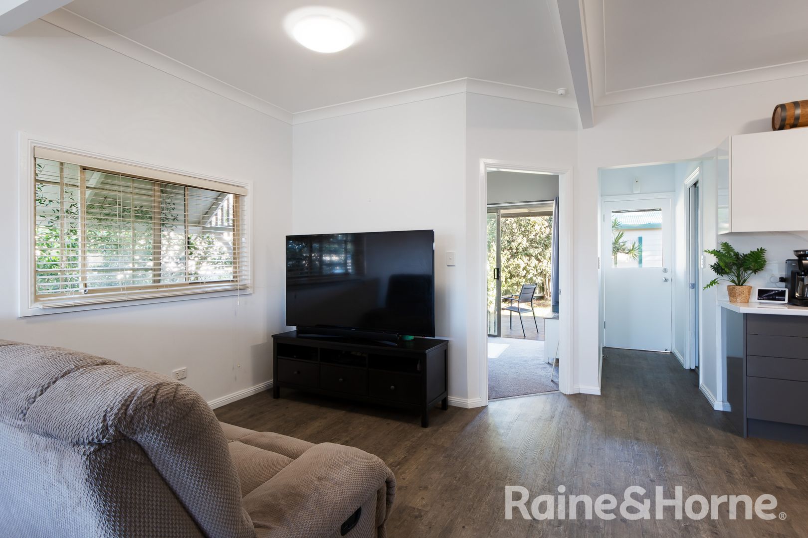 12 Redrose Avenue, Belmont NSW 2280, Image 1