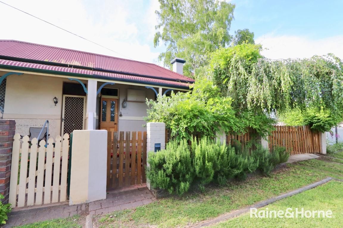 2 bedrooms House in 201 Hope St BATHURST NSW, 2795